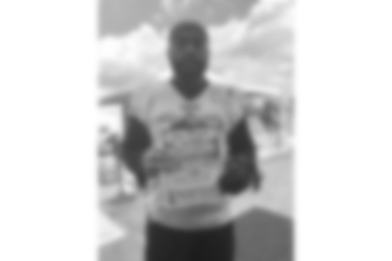 DE Derek Barnett