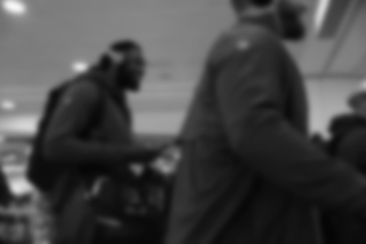 DE Josh Sweat