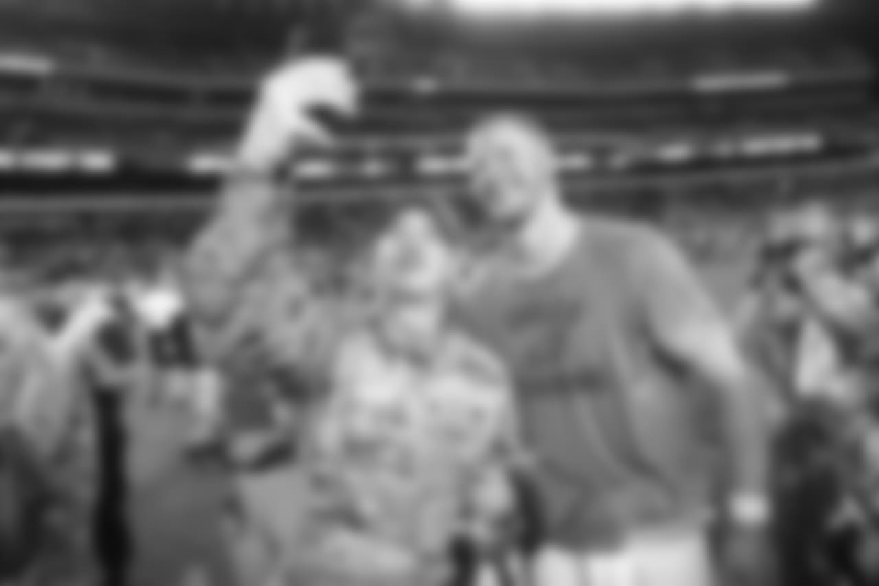 QB Carson Went takes a selfie with a soldier.