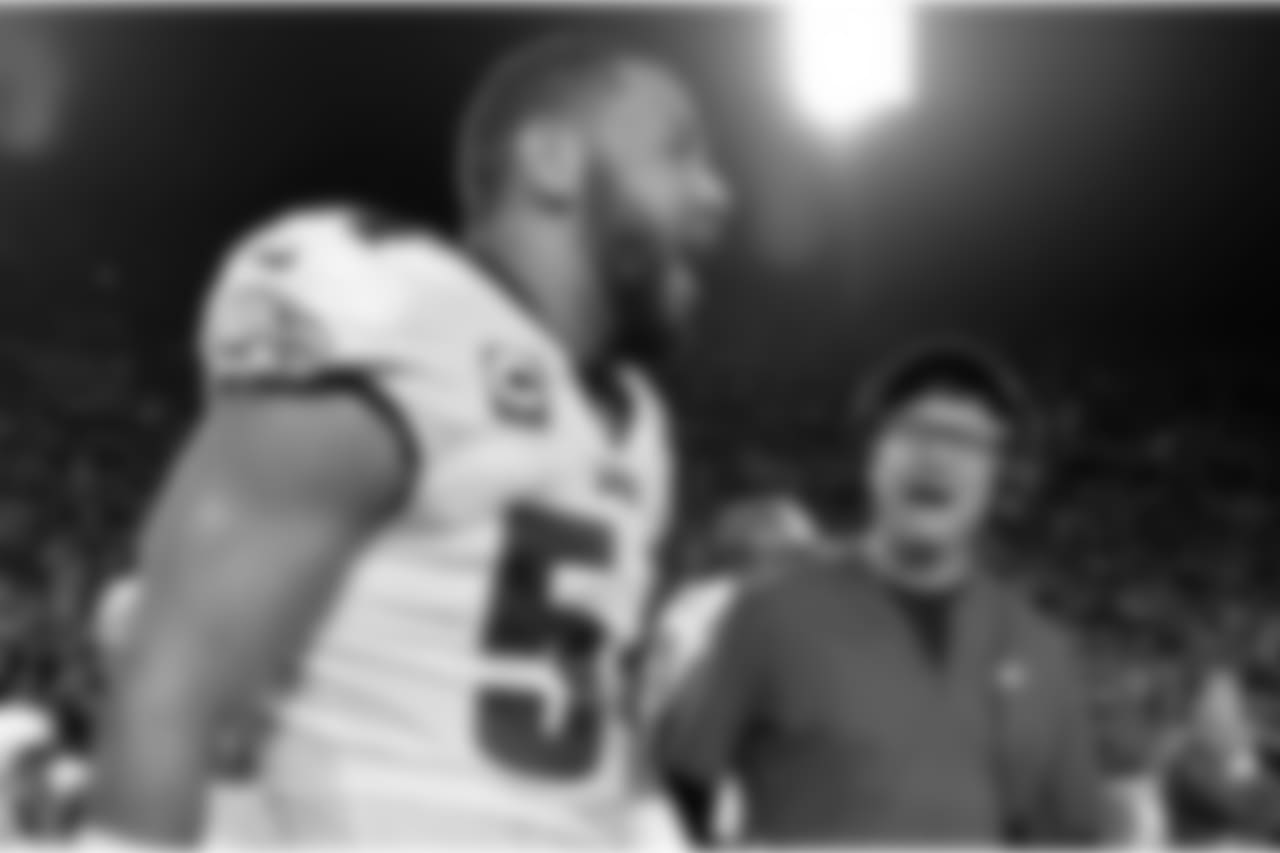 LB Kamu Grugier-Hill
Philadelphia Eagles vs. Los Angeles Rams at the Los Angeles Memorial Coliseum on December 16, 2018
