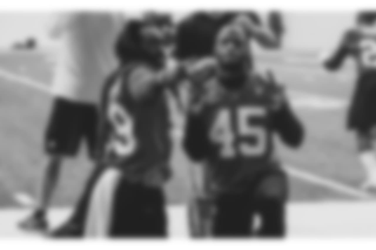 LB De'Vondre Campbell, LB Deion Jones
Atlanta Falcons / Kara Durrette