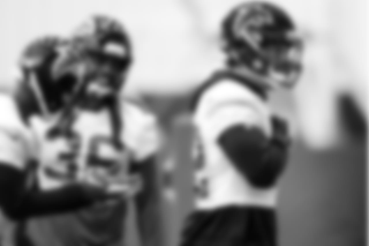 LB Duke Riley