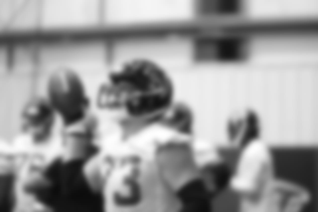 T Ryan Schraeder
Atlanta Falcons/ Kara Durrette