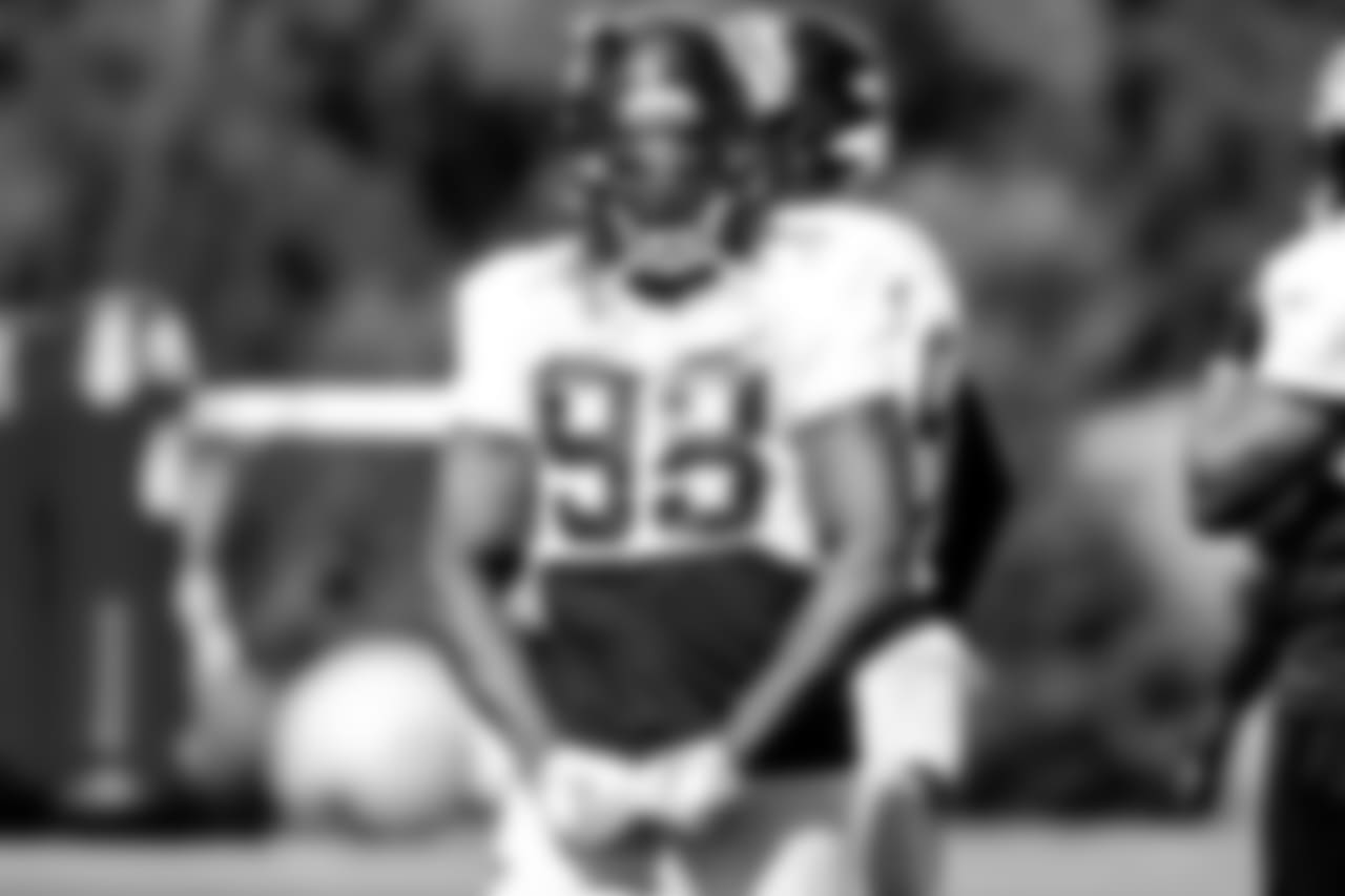 DE Takkarist McKinley
Atlanta Falcons / Kara Durette
