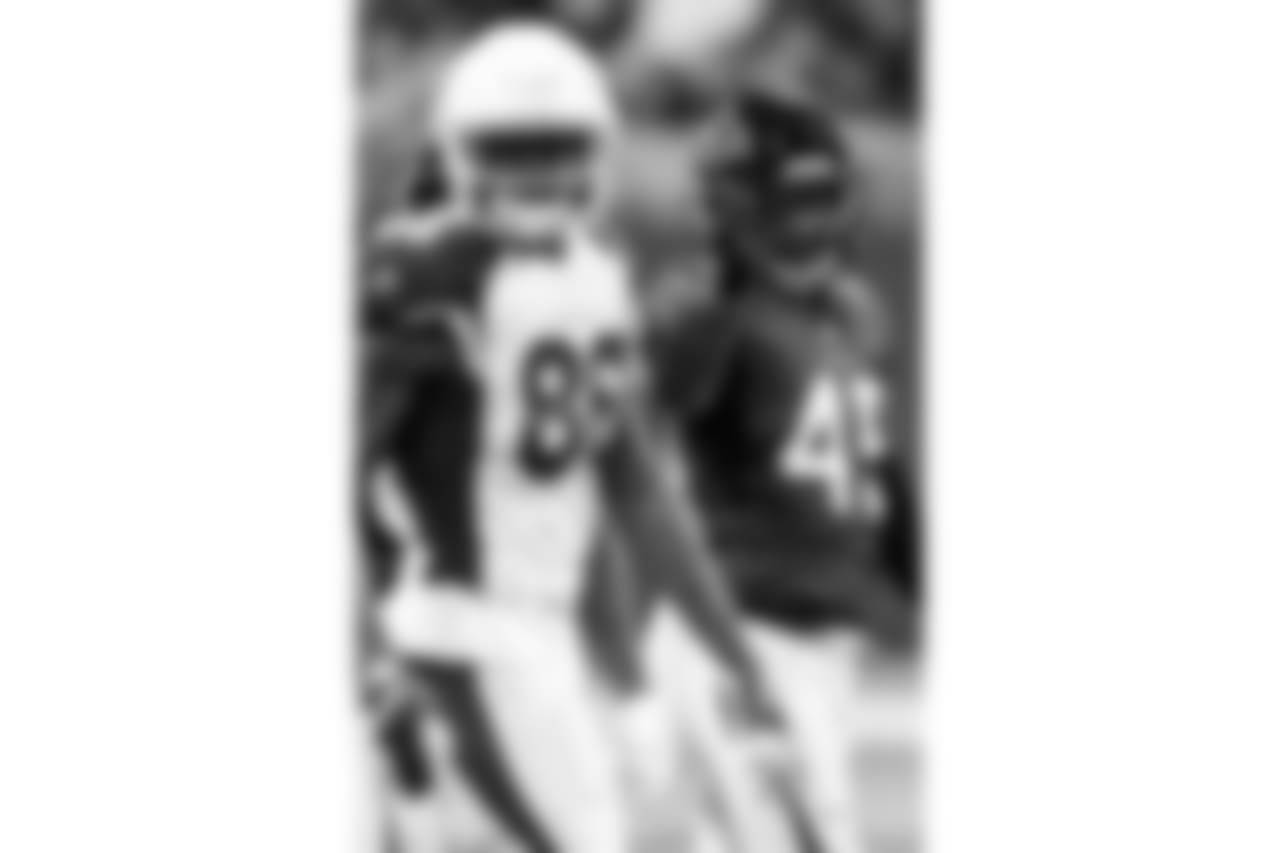 LB Deion Jones