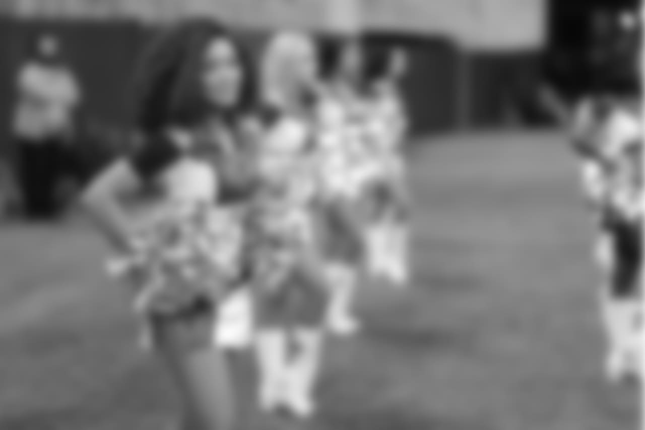 NOvsATL_Cheer_AB_09232018_0221