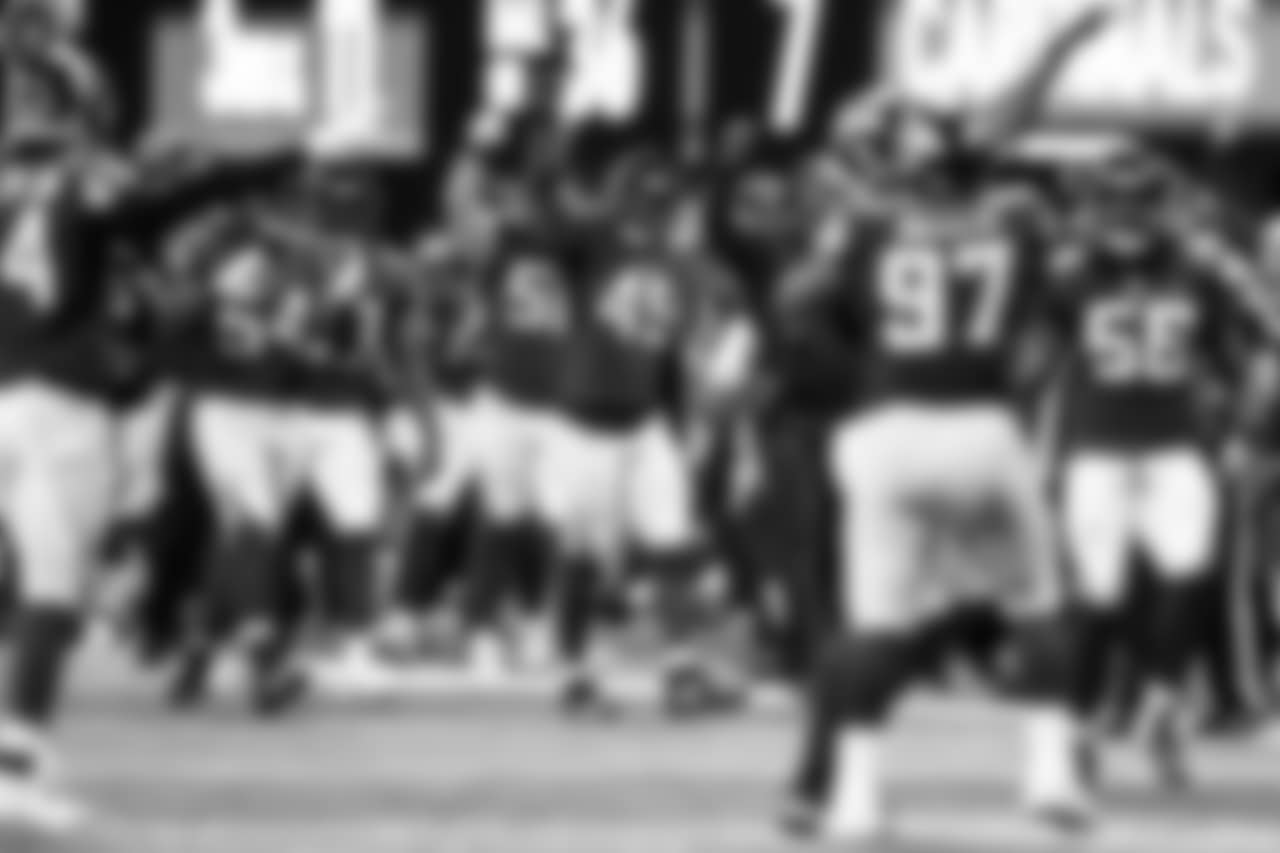 LB Foyesade Oluokun, LB De'Vondre Campbell, LB Deion Jones