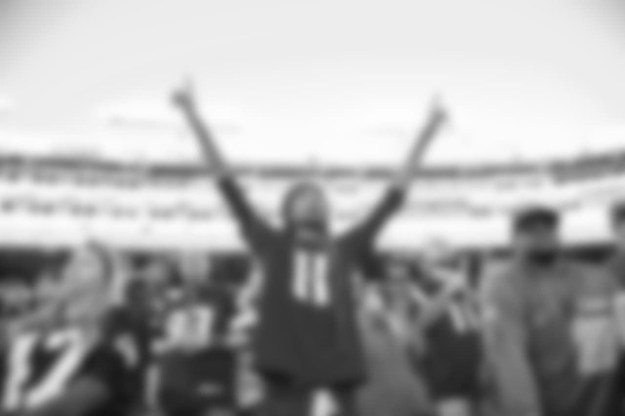 Atlanta Falcons/ Carmen Mandato