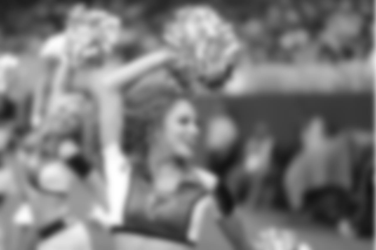 NOvsATL_Cheer_AB_09232018_0226