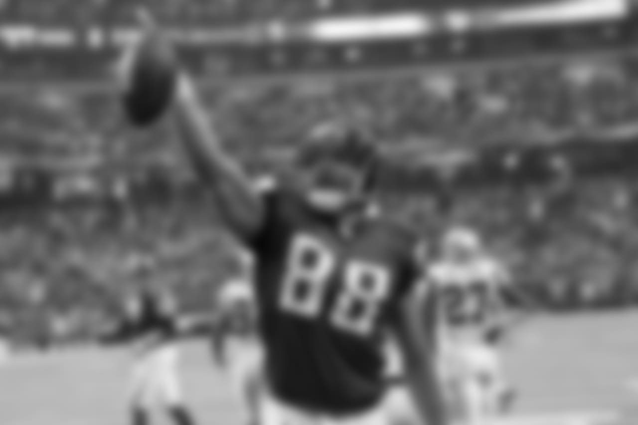 TE Tony Gonzalez