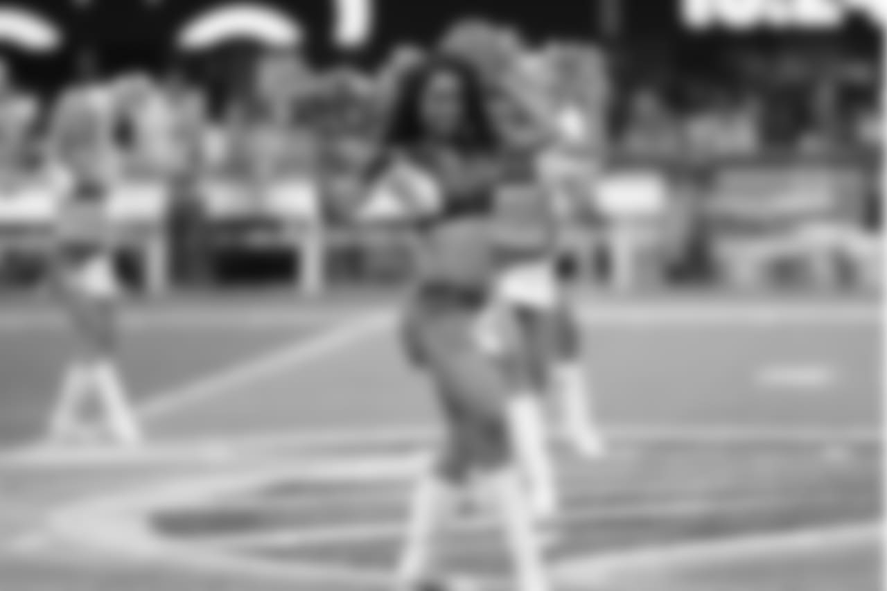 NOvsATL_Cheer_AB_09232018_0211