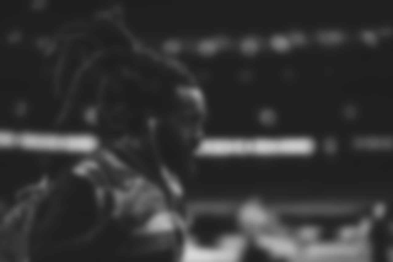 LB De'Vondre Campbell