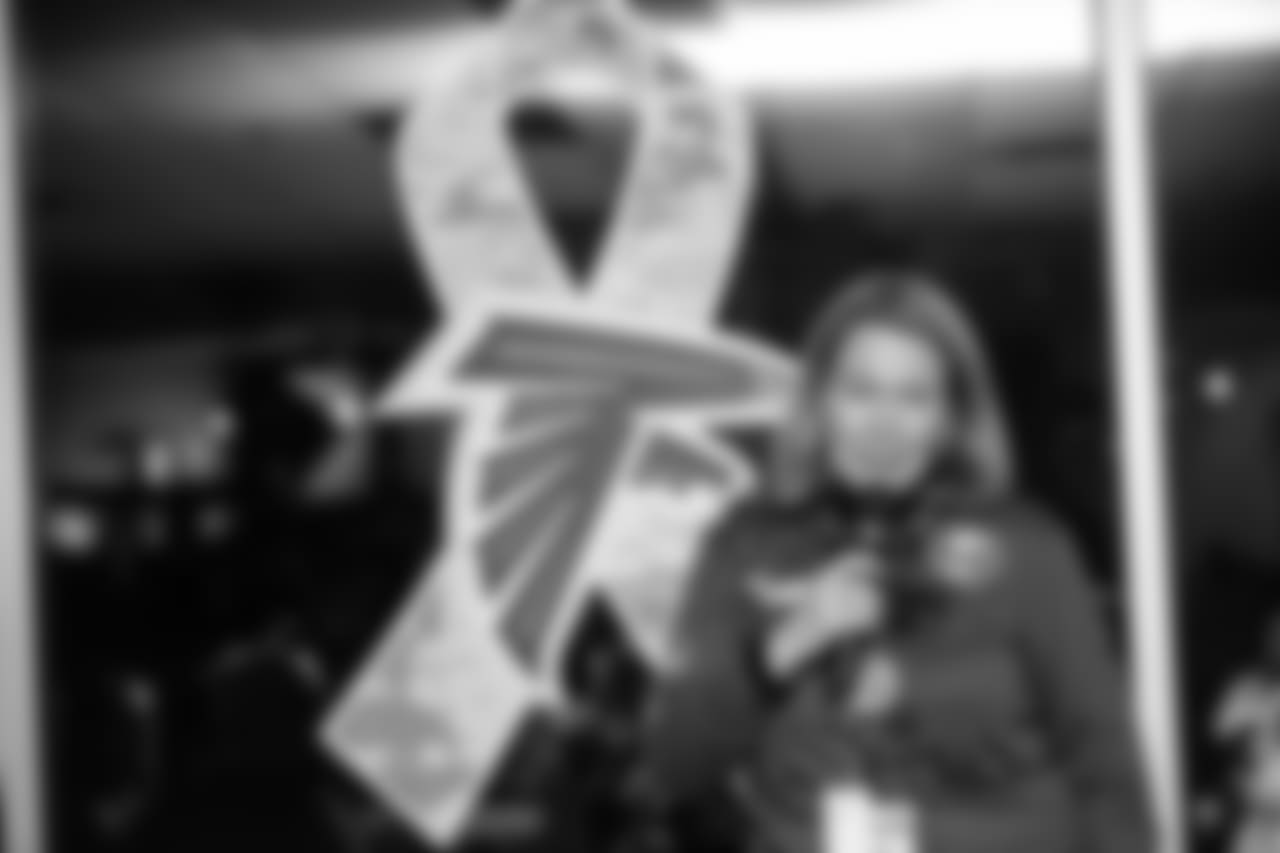 Atlanta Falcons/ Carmen Mandato