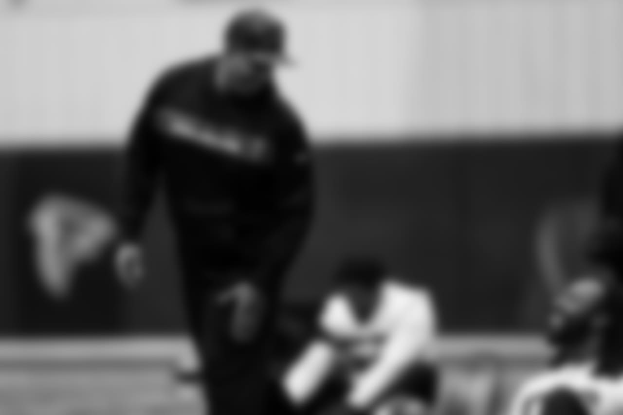 Aden Durde, defensive quality control, DE Steven Means