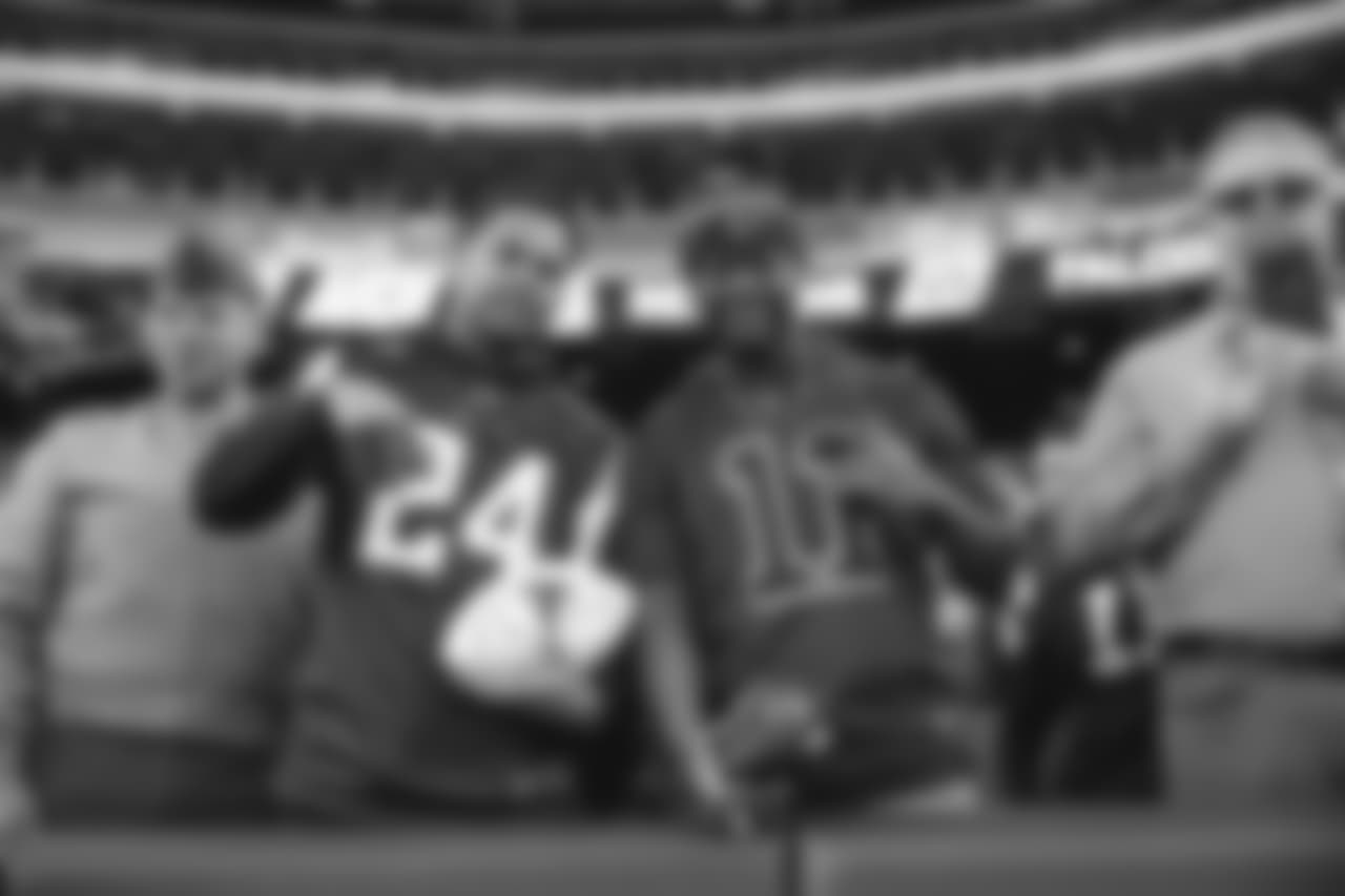 Atlanta Falcons/ Carmen Mandato