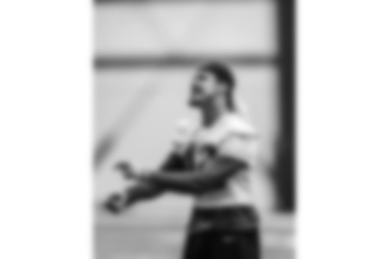 LB Duke Riley