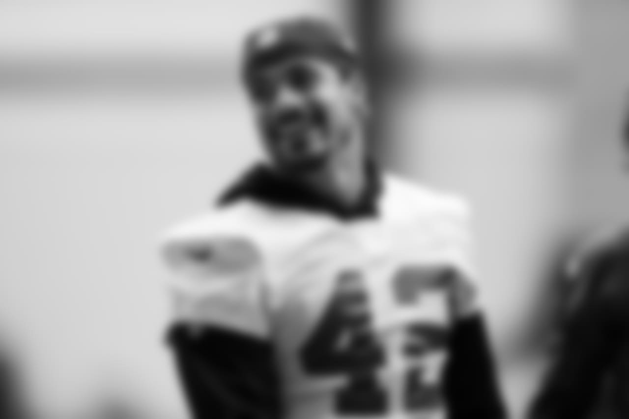 LB Duke Riley