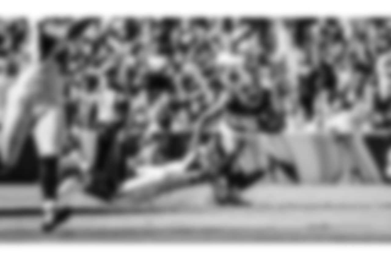 LB De'Vondre Campbell
Atlanta Falcons / Alika Jenner