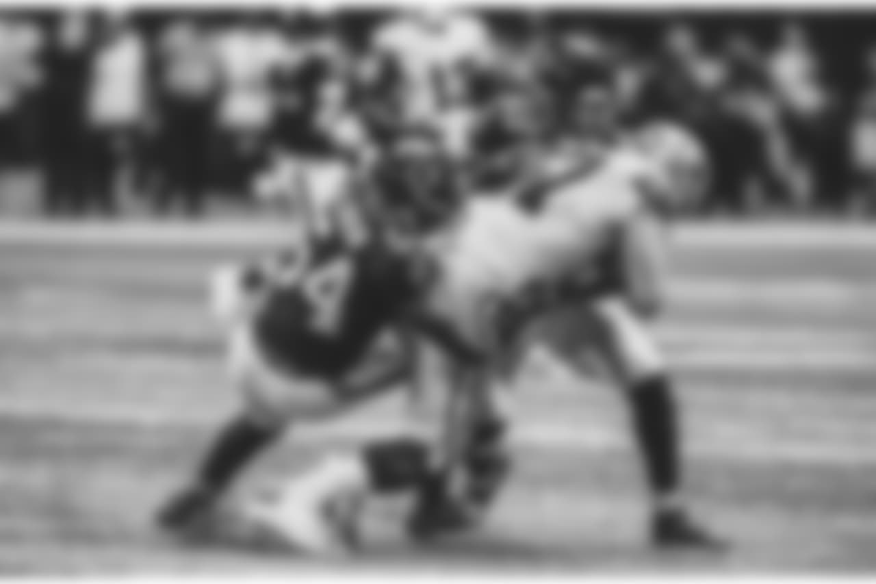 LB Foye Oluokun
Atlanta Falcons / Lynn Bass
