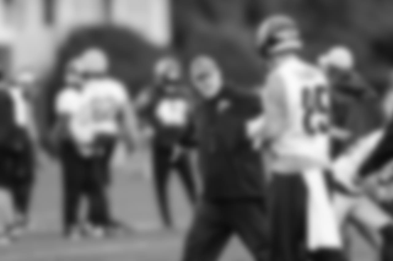Dan Quinn, Head Coach, TE Eric Saubert
Atlanta Falcons/ Kara Durrette