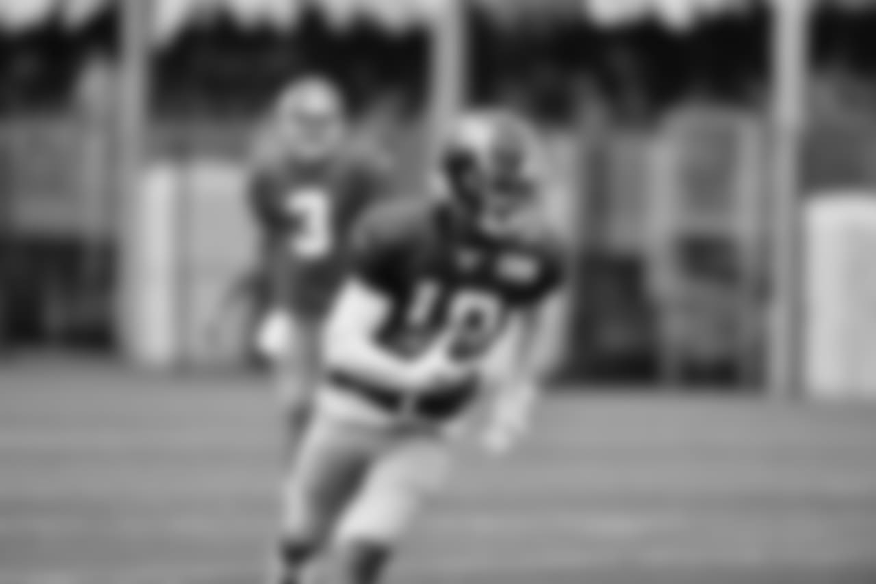 Giants hit the practice field on Monday