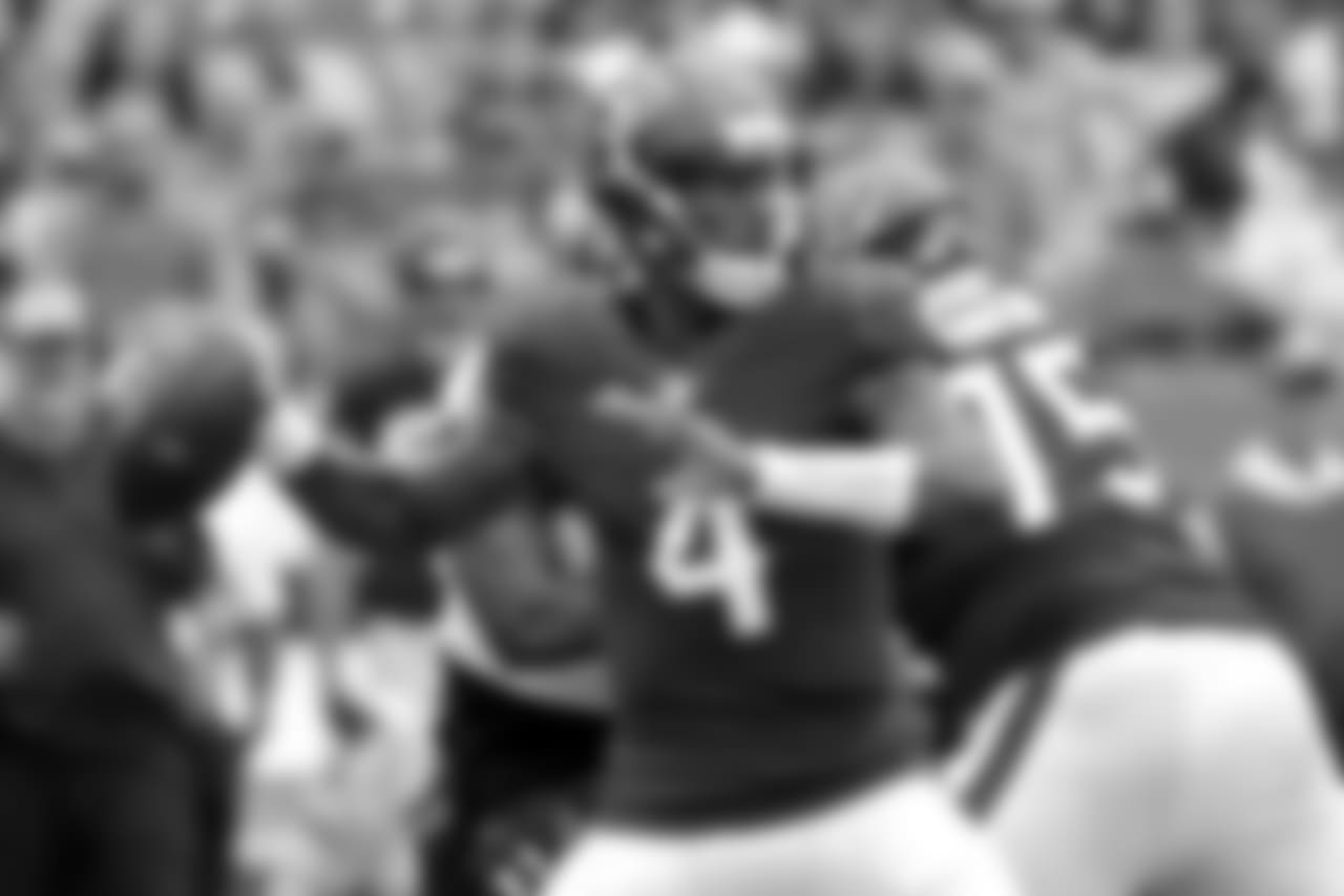 Houston Texans quarterback Deshaun Watson (4) passes against the Tennessee Titans in the first half of an NFL football game Sunday, Sept. 16, 2018, in Nashville, Tenn. (AP Photo/James Kenney)