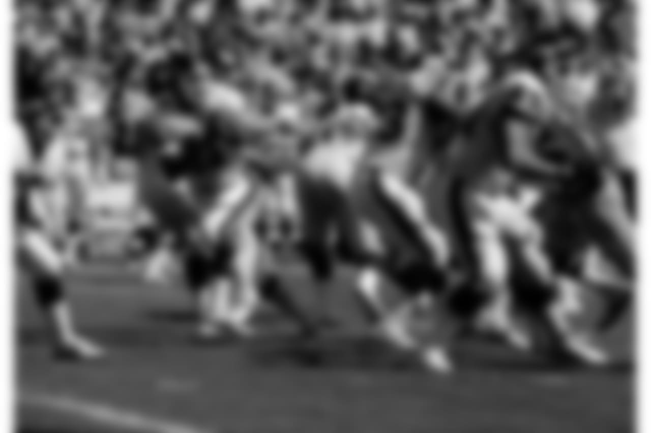 10. Phil Simms (1985) – 3,829 YDS