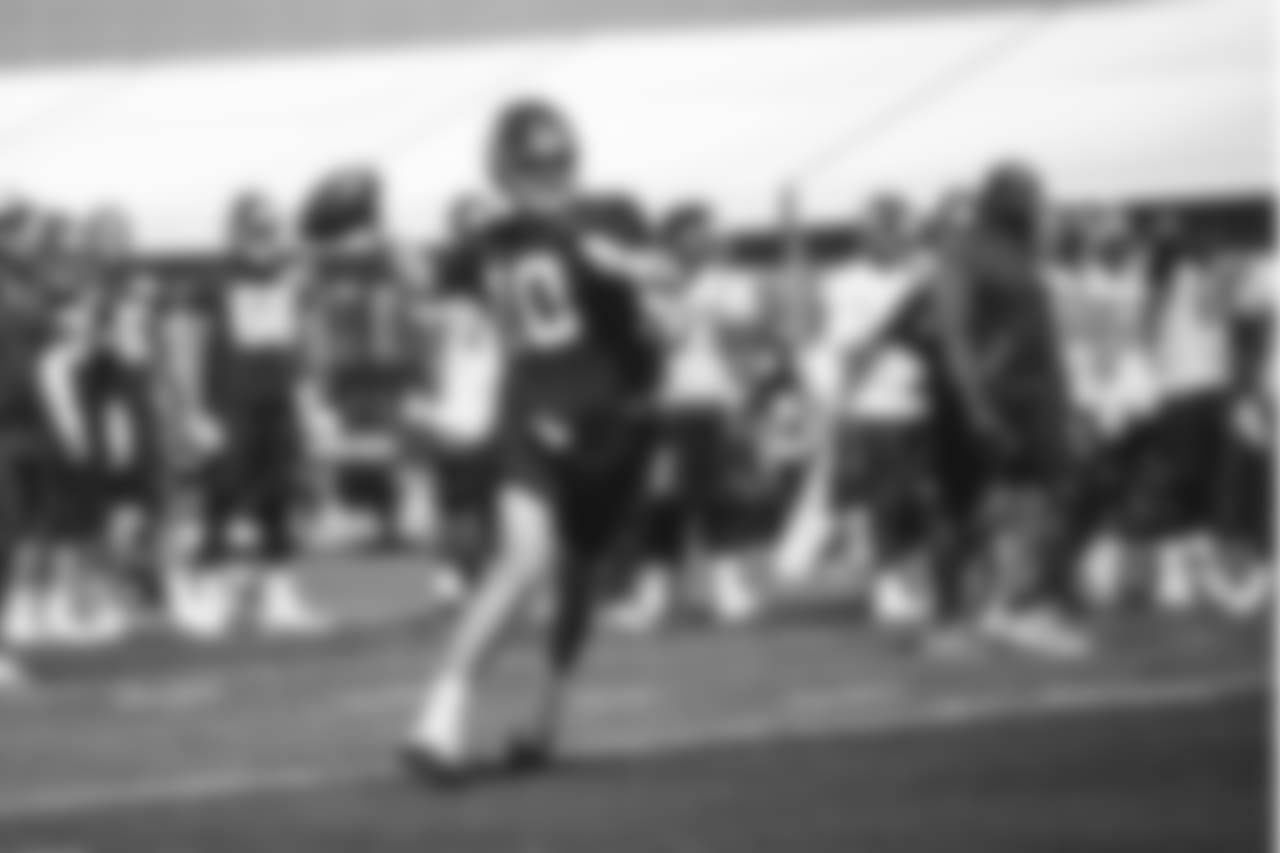 New York Giants Quarterback Eli Manning (10) at training camp practice in East Rutherford, NJ