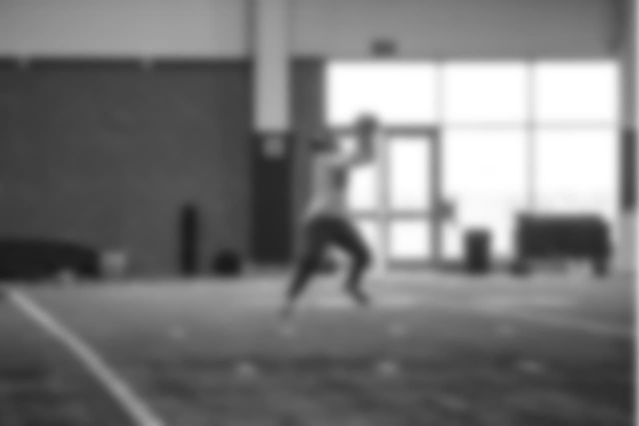 E_18_1206_GiantsPractice006