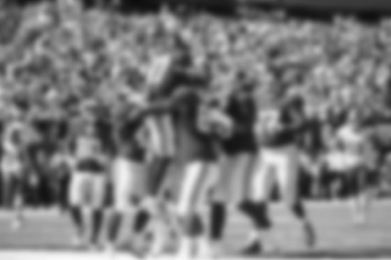 7. New York Giants (2016) -- 242.4 Yds/G