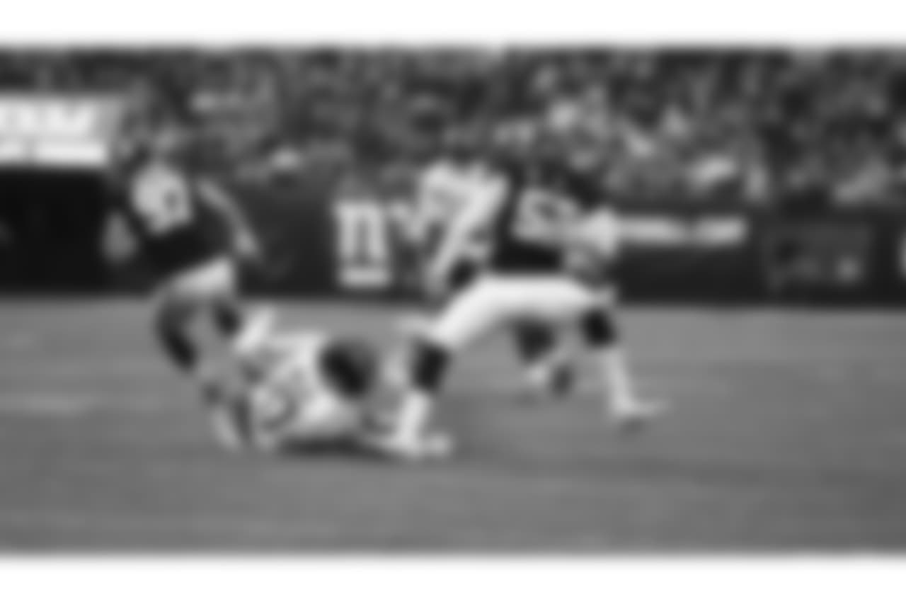 Alec Ogletree - Ogletree led the team in tackles with 10 (5 solo). He also had 2 interceptions on the day, one of which he returned for a touchdown. It was his second pick-six on the season.
