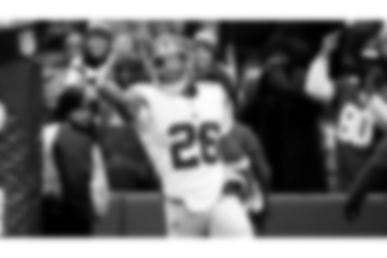 Saquon Barkley – Barkley had 14 carries for a career-high 170 yards and touchdown while also bringing in 4 catches for 27 yards. Barkley now has over 1,000 yards rushing on the year along with the Giants’ rookie record for total touchdowns in a season (13).