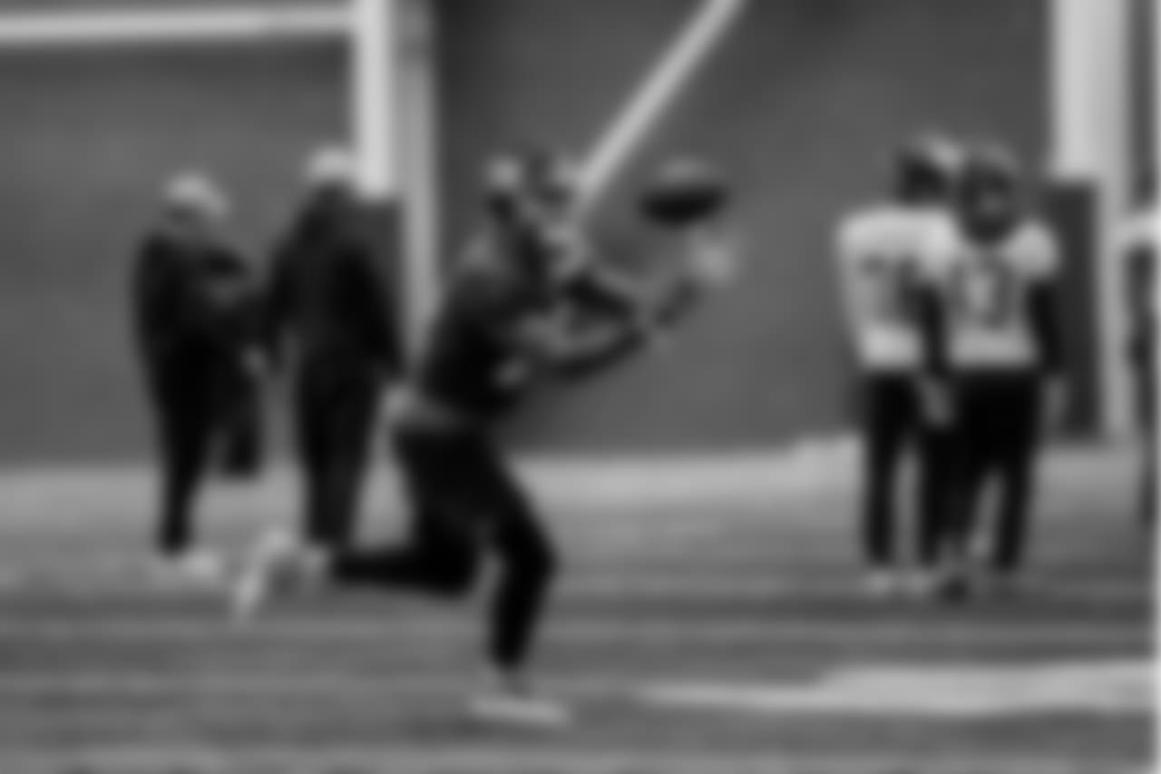 E_18_1227_GiantsPractice005