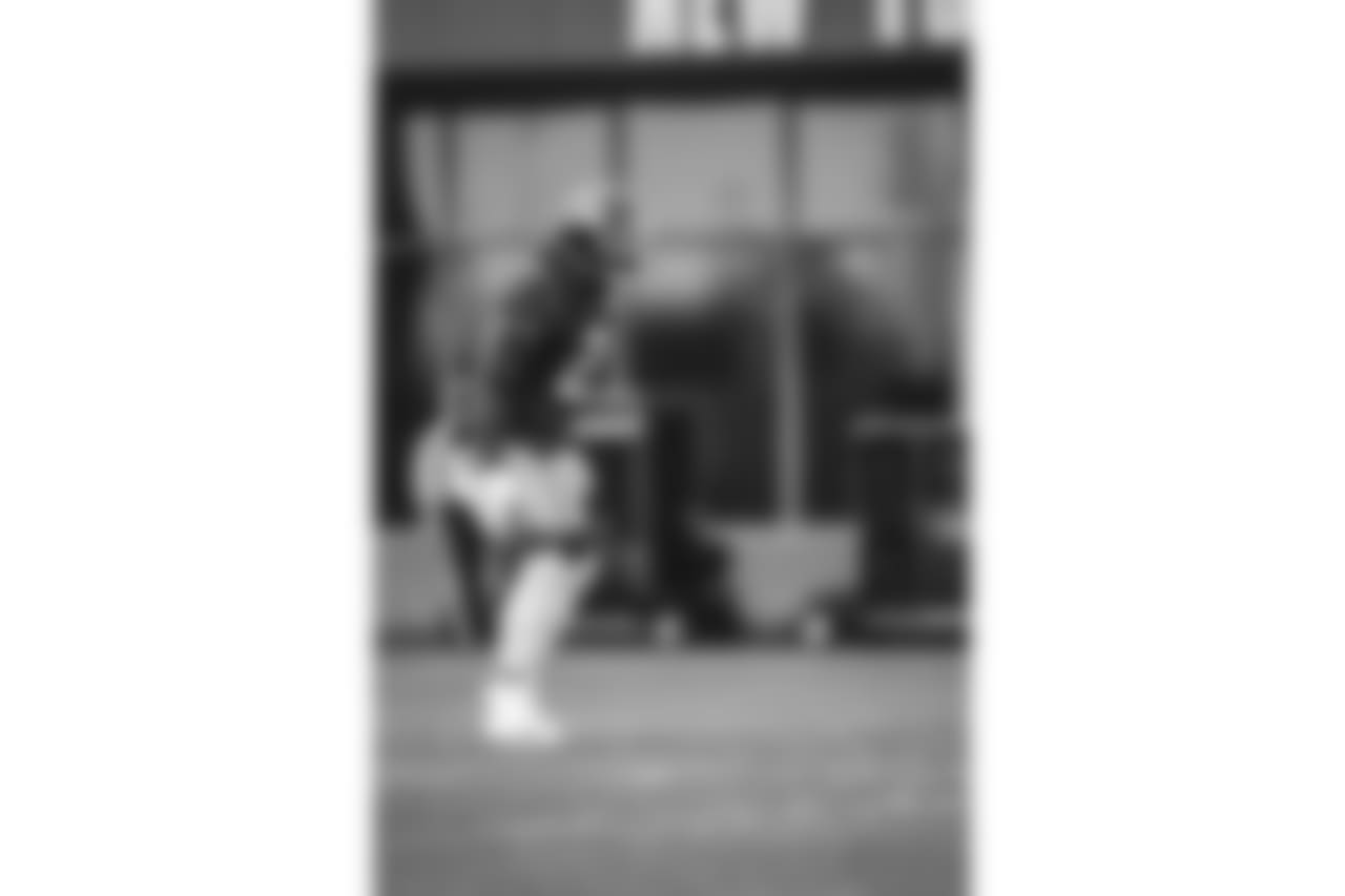 E_18_1121_GiantsPractice034