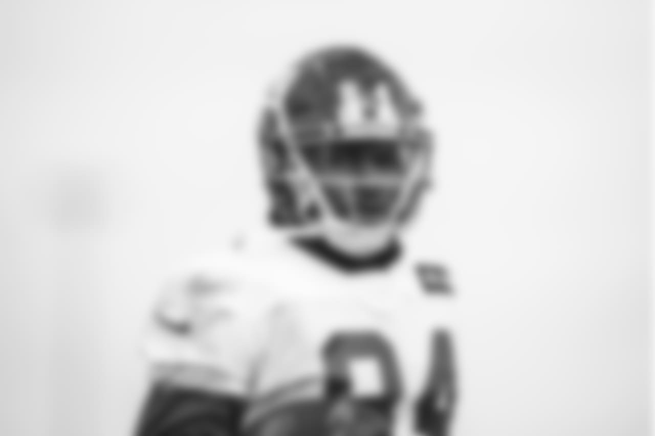 E_18_1121_GiantsPractice019