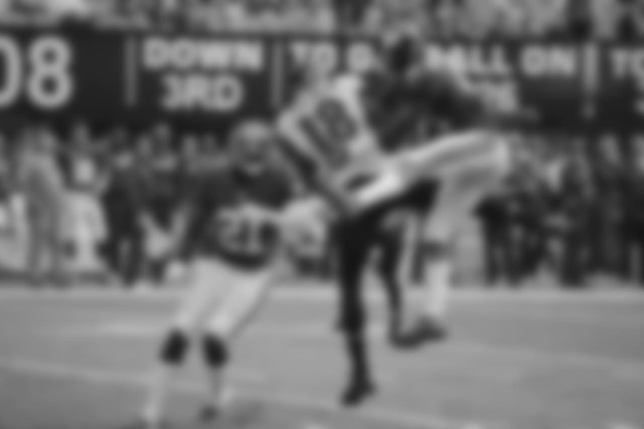 CB DOMINIQUE RODGERS-CROMARTIEDRC sealed the victory for the Giants by breaking up Joe Flacco’s pass in the end zone as time expired. He finished the game with six solo tackles and three passes defensed.