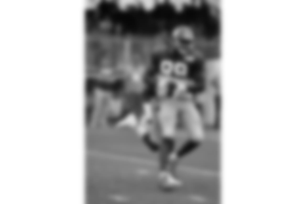 Giants hit the practice field on Monday