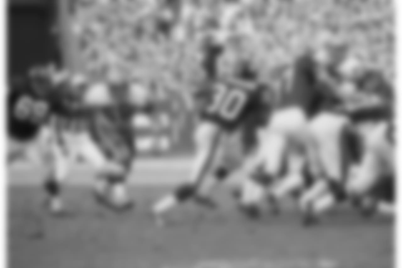 Dallas Cowboys George Andrie (66) during a game against the New York Giants on September 27, 1970
at Yankee Stadium in the Bronx, New York. The Dallas Cowboys beat the Minnesota Vikings 28-10. Craig Morton played for 11 season all with the Dallas Cowboys and was a 5-time Pro Bowler.(David Durochik via AP)
