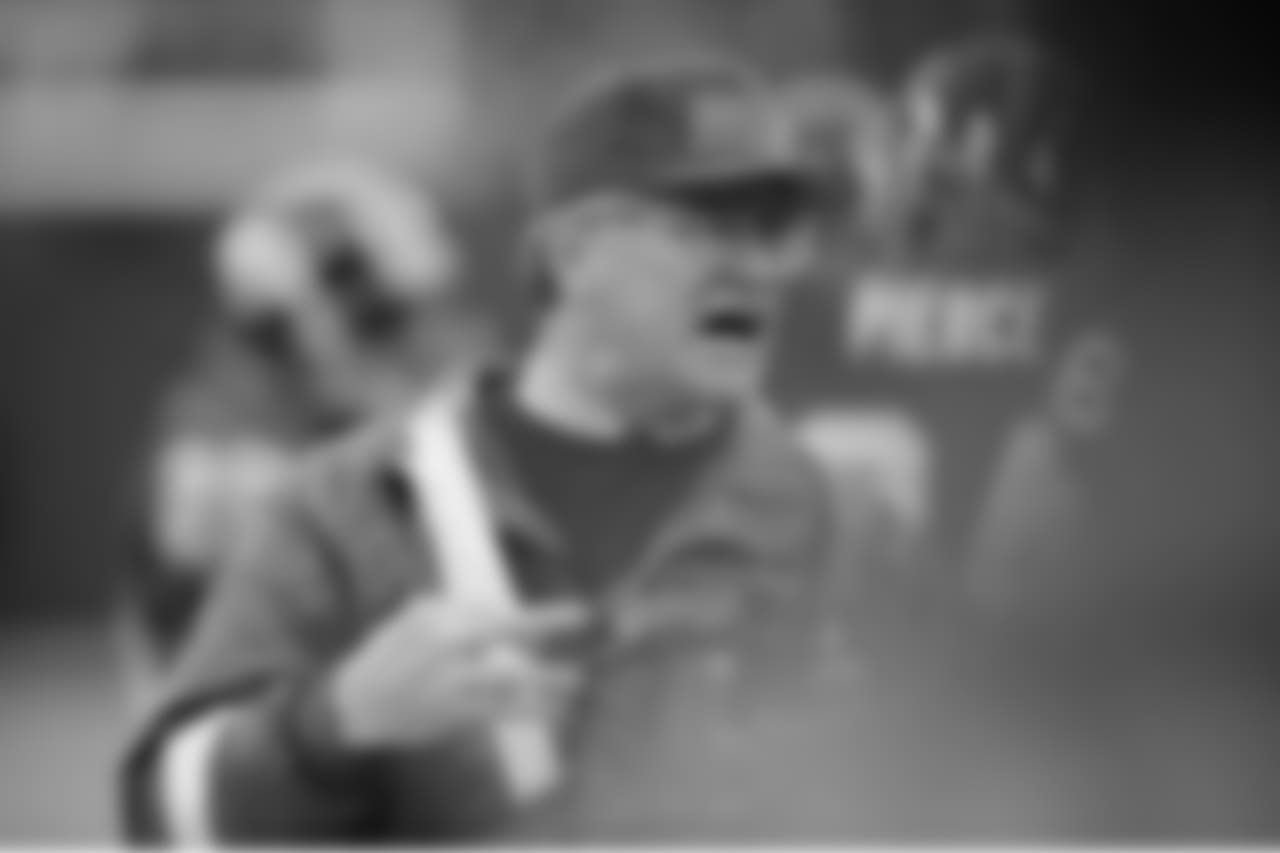 New York Giants head coach Dan Reeves yells from the sidelines in a game against the Dallas Cowboys in East Rutherford, Saturday, Dec. 24, 1994. The Giants won 15-10. They finished the season with a 9-7 record but did not make the playoffs. (AP Photo/John Dunn)