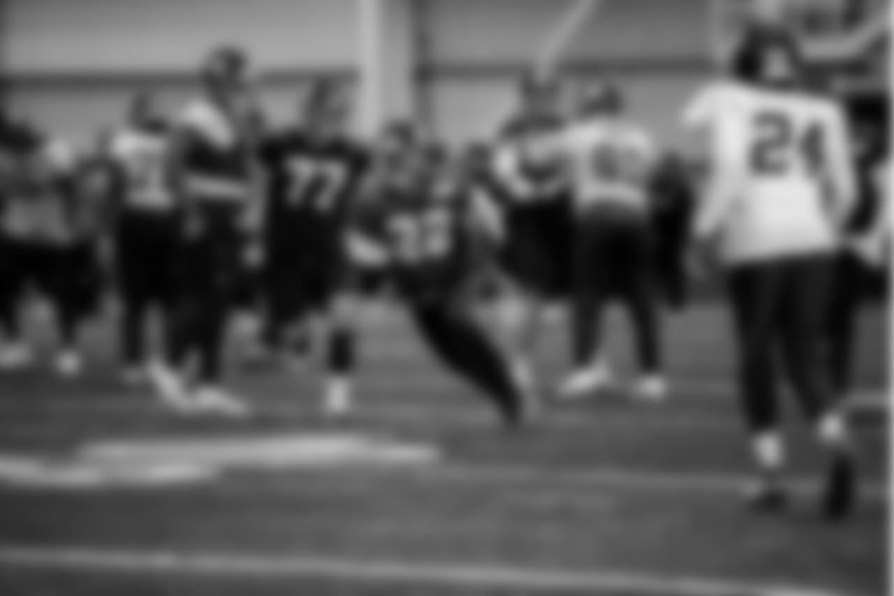 E_18_1227_GiantsPractice019