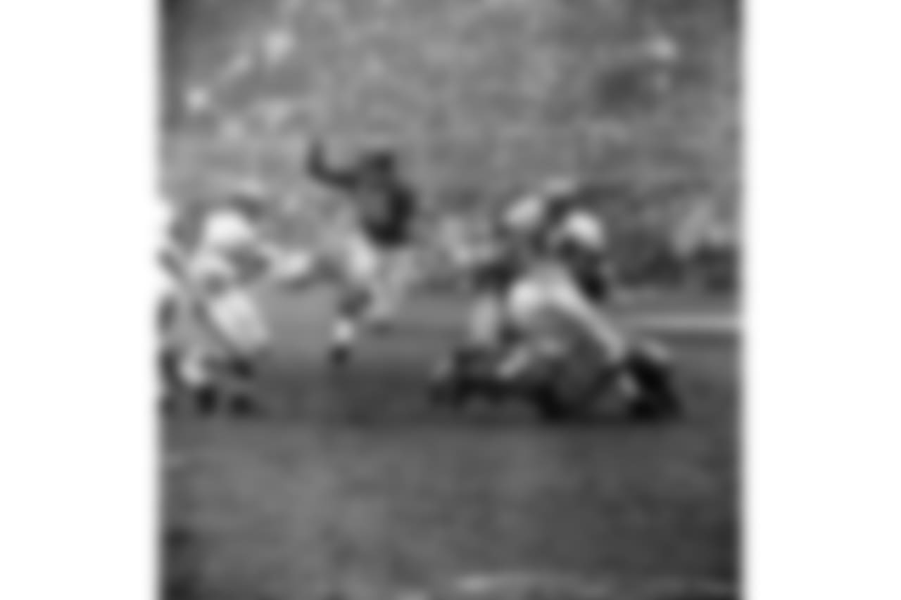 4. Frank Gifford (1952-1964) - 484 PTS