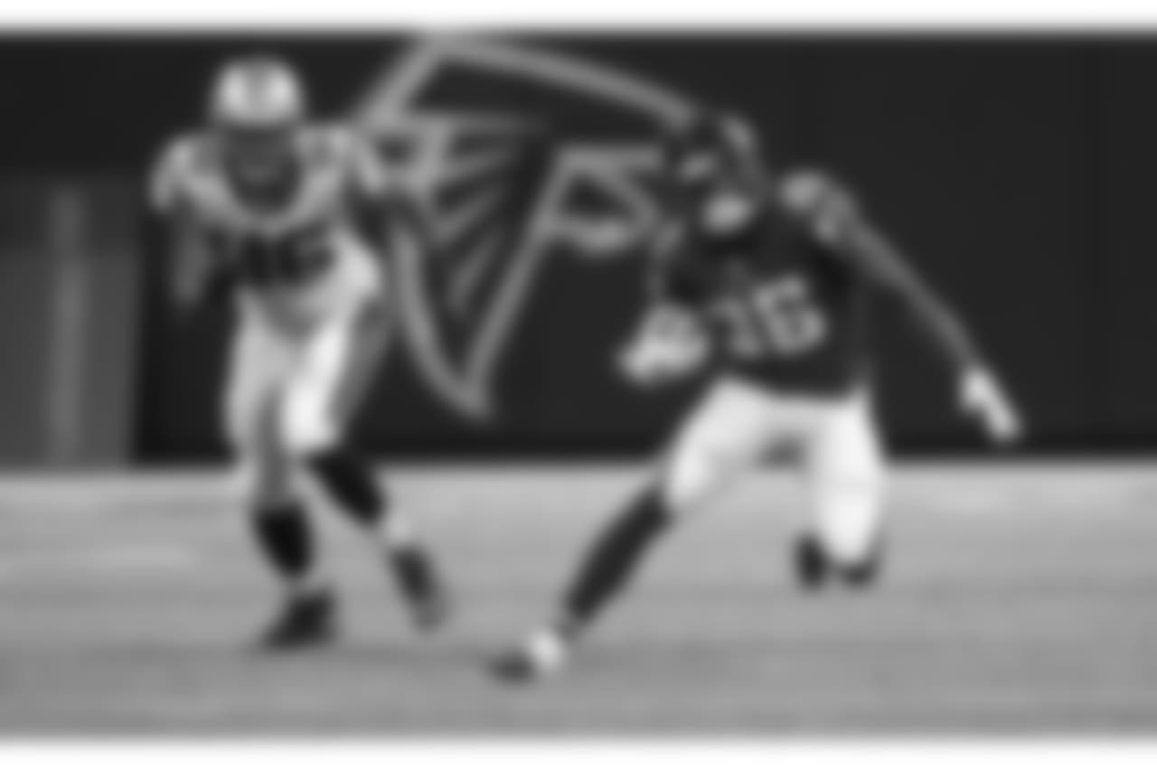 Atlanta Falcons running back Tevin Coleman (26) runs against the Carolina Panthers during the second half of an NFL football game, Sunday, Sept. 16, 2018, in Atlanta. (AP Photo/John Bazemore)