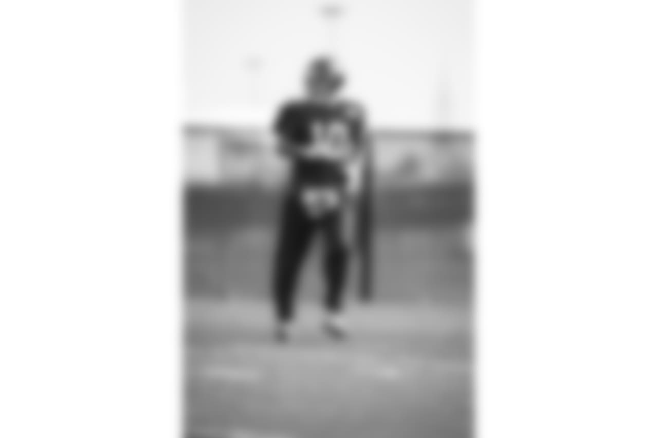 E_18_1121_GiantsPractice002