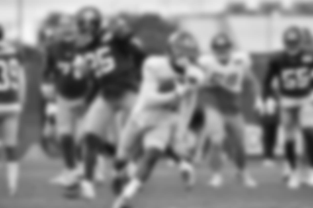 RB Jhurell Pressley