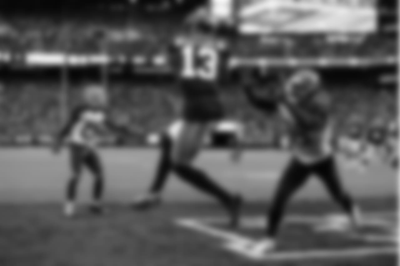 Odell Beckham Jr. – Wide receiver Odell Beckham Jr. had 4 catches for 74 yards and a touchdown while adding an 11-yard rush. Beckham also put the Giants in field position for the first touchdown of the game.