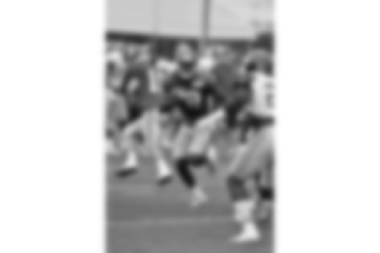 Giants hit the practice field on Monday
