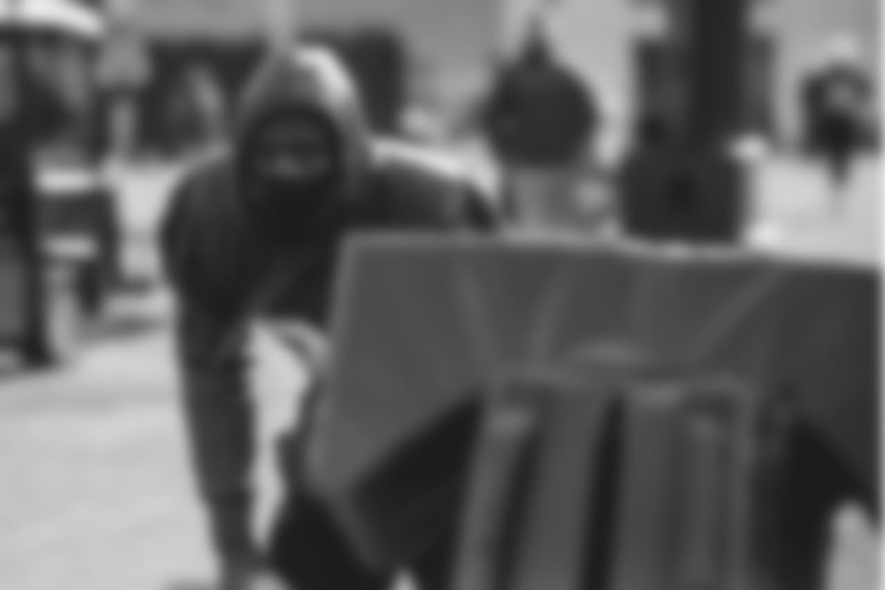 E_1D2_4251