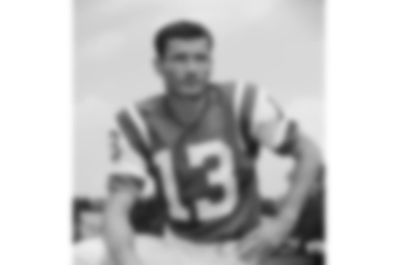 New York Jets Don Maynard (14) portrait from his career with the New York Jets. Don Maynard played for 15 season with 3 different teams. He was a 4-time Pro Bowler and and was inducted into the Pro Football Hall of Fame in 1987.(David Durochik via AP)