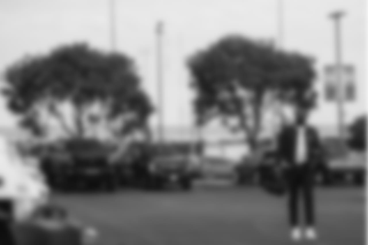E_1D2_7041