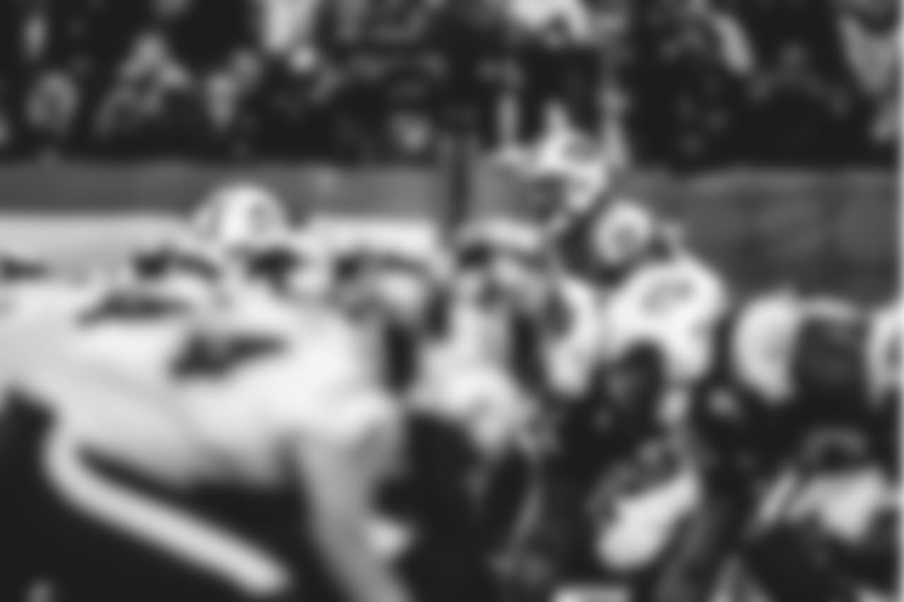 E_1D2_2142
